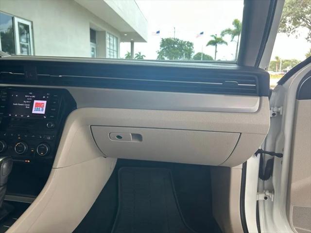 2022 Volkswagen Passat 2.0T SE