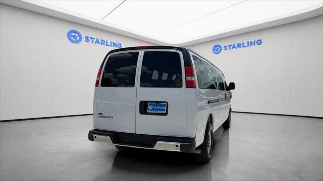2025 Chevrolet Express Passenger RWD 3500 Extended Wheelbase LT