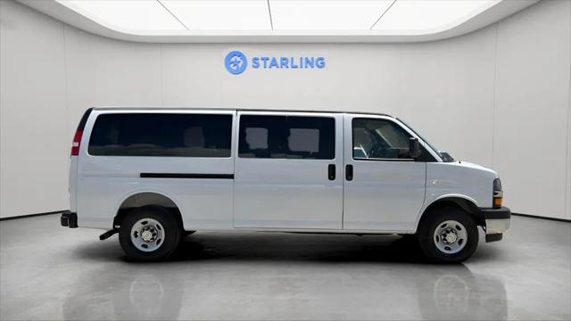 2025 Chevrolet Express Passenger RWD 3500 Extended Wheelbase LT