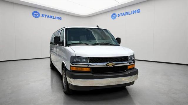 2025 Chevrolet Express Passenger RWD 3500 Extended Wheelbase LT