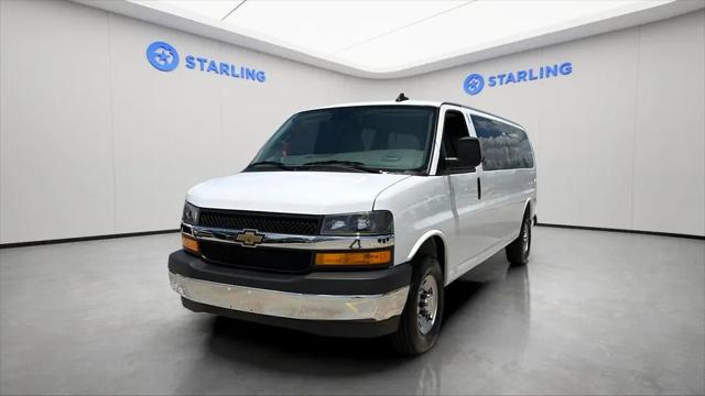 2025 Chevrolet Express Passenger RWD 3500 Extended Wheelbase LT