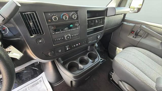 2025 Chevrolet Express Passenger RWD 3500 Extended Wheelbase LT