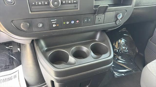 2025 Chevrolet Express Passenger RWD 3500 Extended Wheelbase LT