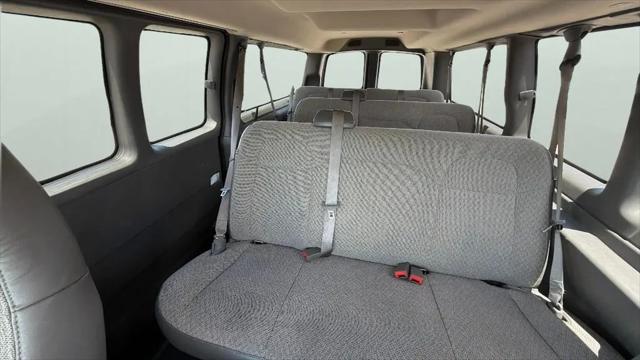 2025 Chevrolet Express Passenger RWD 3500 Extended Wheelbase LT
