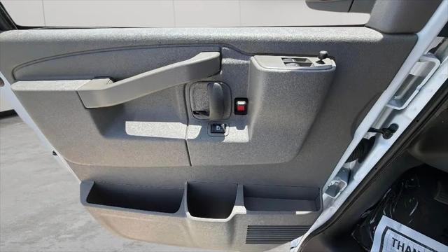 2025 Chevrolet Express Passenger RWD 3500 Extended Wheelbase LT