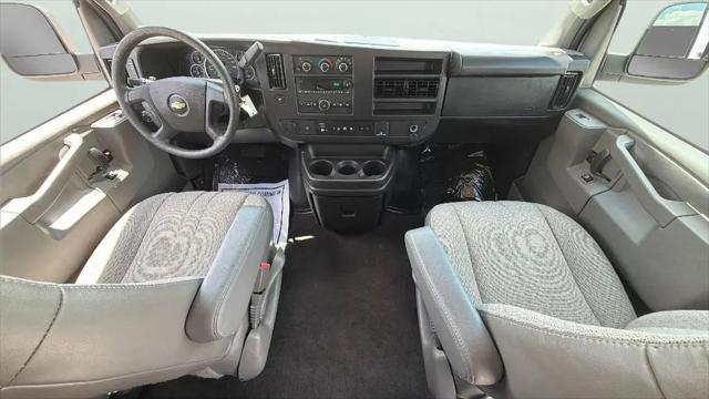 2025 Chevrolet Express Passenger RWD 3500 Extended Wheelbase LT