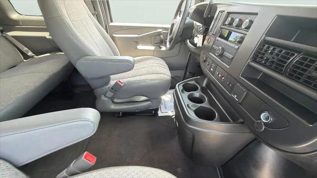 2025 Chevrolet Express Passenger RWD 3500 Extended Wheelbase LT