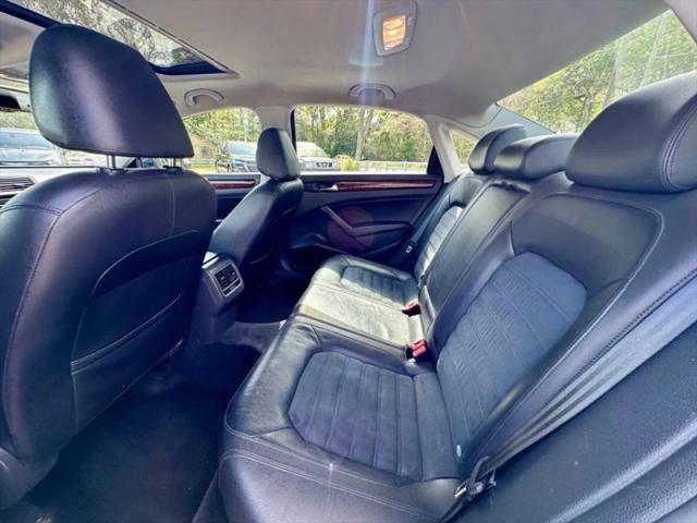 2013 Volkswagen Passat 2.5L SEL Premium