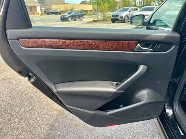 2013 Volkswagen Passat 2.5L SEL Premium