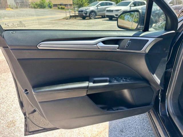 2020 Ford Fusion SE