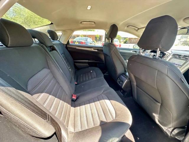 2020 Ford Fusion SE