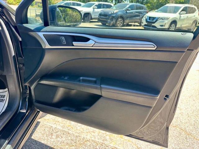 2020 Ford Fusion SE