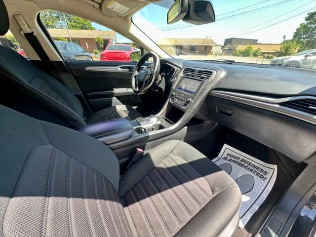 2020 Ford Fusion SE