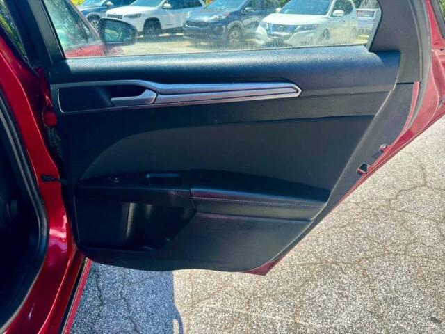 2020 Ford Fusion SE