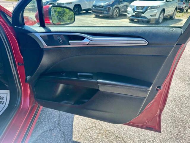 2020 Ford Fusion SE