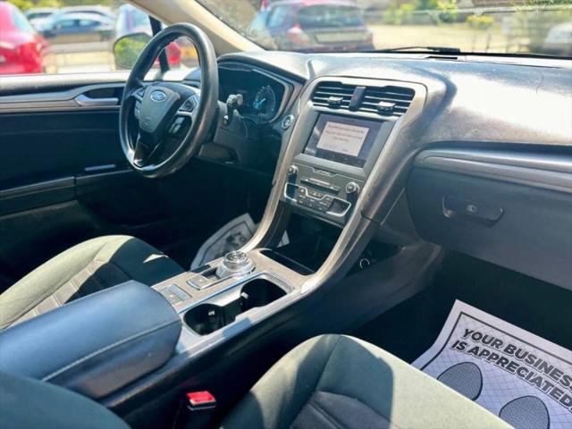 2020 Ford Fusion SE