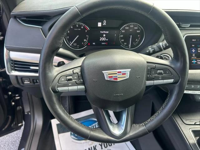 2023 Cadillac XT4 FWD Premium Luxury