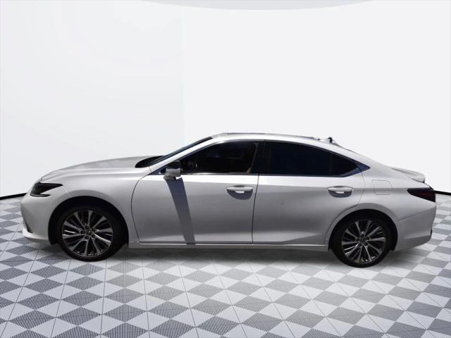 2021 Lexus ES 300h 300h