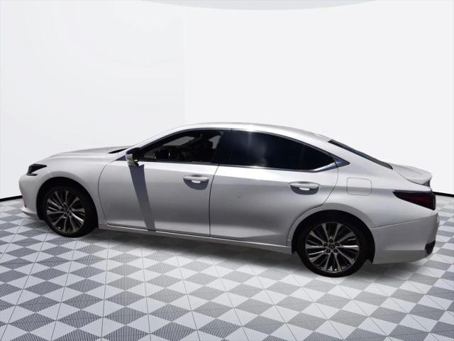 2021 Lexus ES 300h 300h