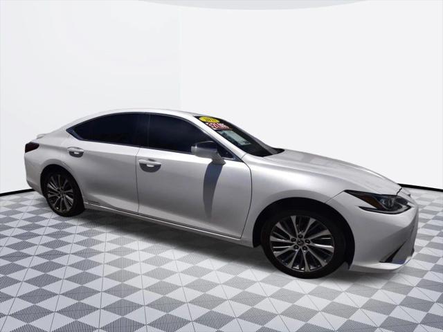 2021 Lexus ES 300h 300h