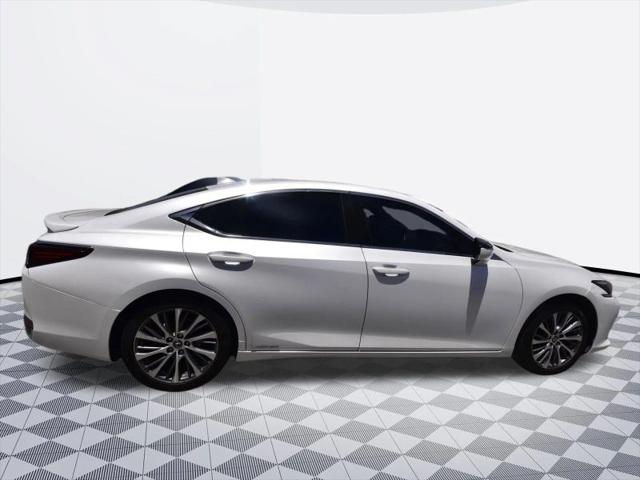 2021 Lexus ES 300h 300h