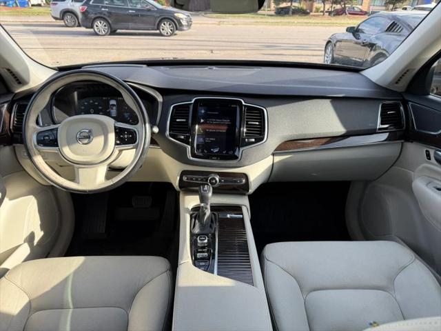 2017 Volvo XC90 T6 Momentum