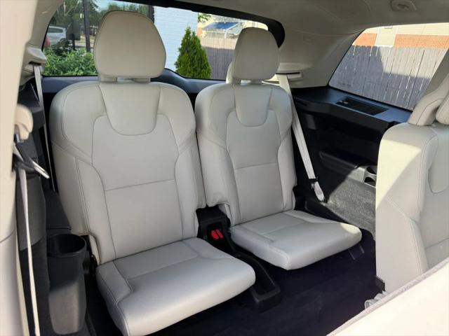2017 Volvo XC90 T6 Momentum
