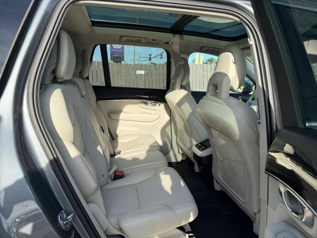 2017 Volvo XC90 T6 Momentum