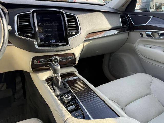 2017 Volvo XC90 T6 Momentum