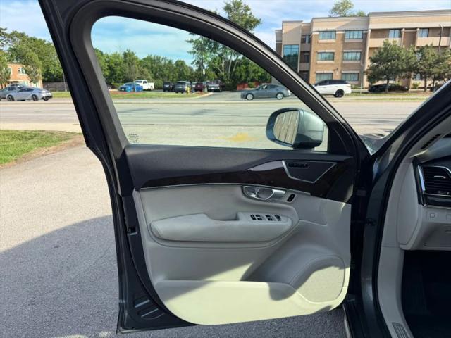 2017 Volvo XC90 T6 Momentum