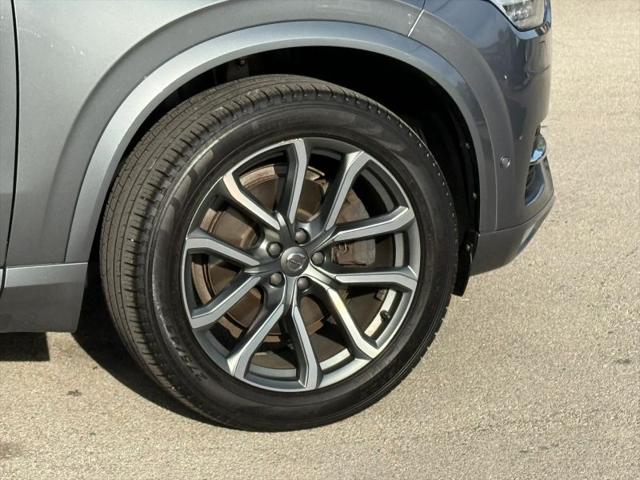 2017 Volvo XC90 T6 Momentum