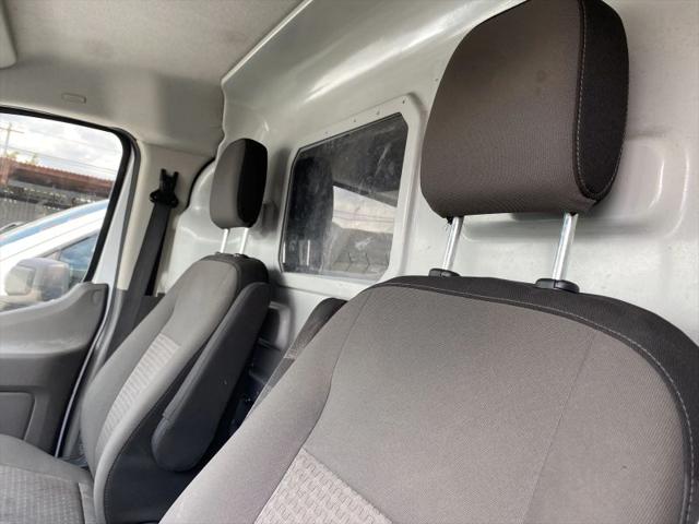 2023 Ford Transit Cargo Van w/LWB