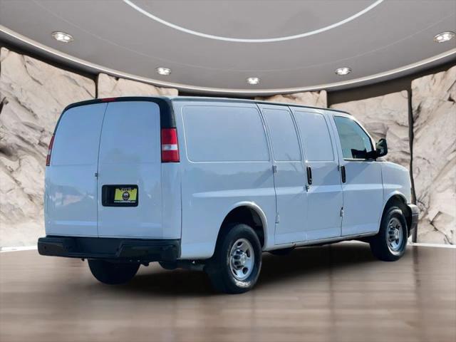 2022 Chevrolet Express Cargo Van RWD 2500 Regular Wheelbase WT