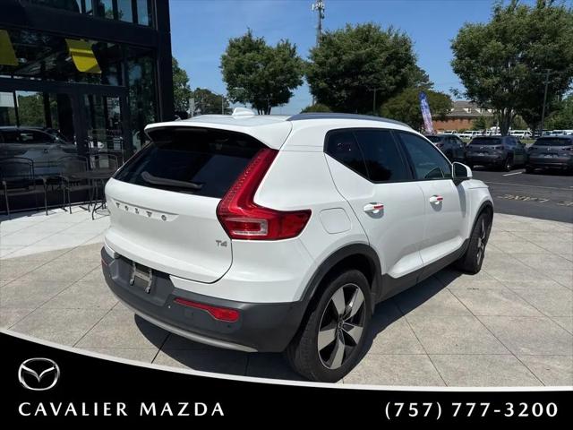 2019 Volvo XC40 T4 Momentum