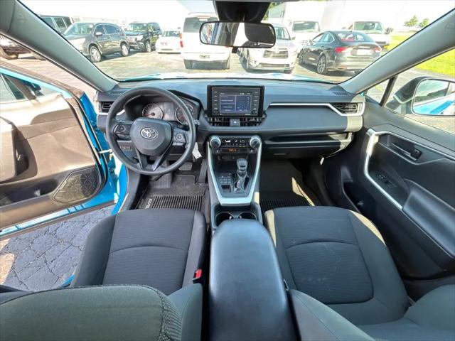 2020 Toyota RAV4 LE