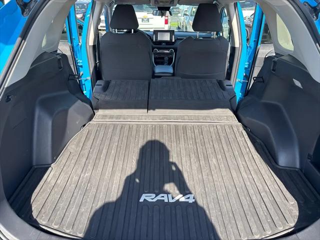 2020 Toyota RAV4 LE