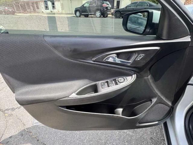 2022 Chevrolet Malibu FWD LT