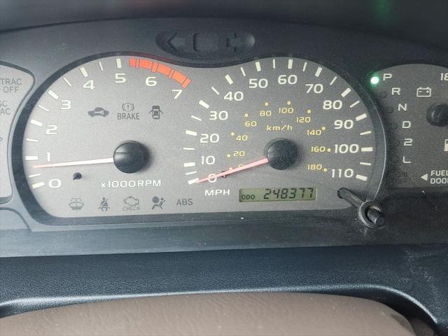 2002 Toyota Sequoia SR5 V8