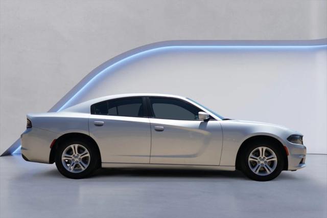 2022 Dodge Charger SXT RWD