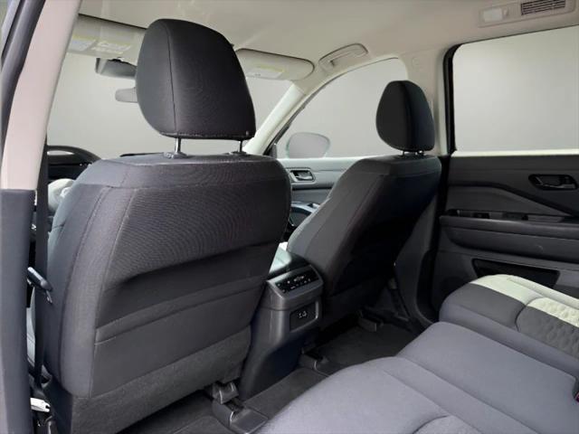 2025 Nissan Pathfinder SV 4WD