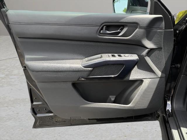 2025 Nissan Pathfinder SV 4WD
