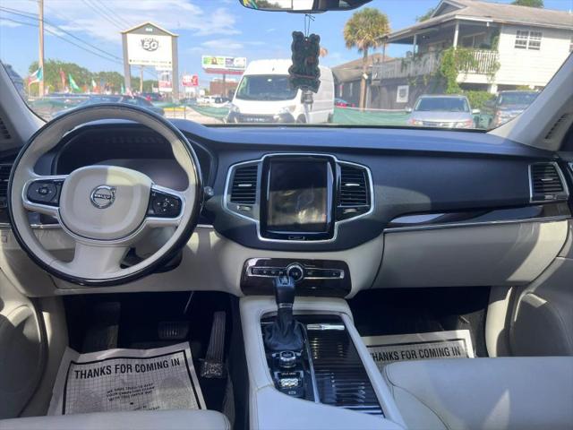 2017 Volvo XC90 T6 Momentum