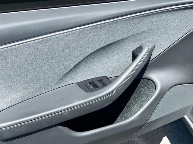 2025 Tesla Model 3 Standard Rear-Wheel Drive