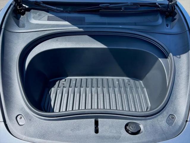 2025 Tesla Model 3 Standard Rear-Wheel Drive