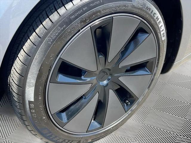2025 Tesla Model 3 Standard Rear-Wheel Drive