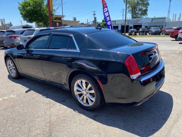 2016 Chrysler 300 Limited