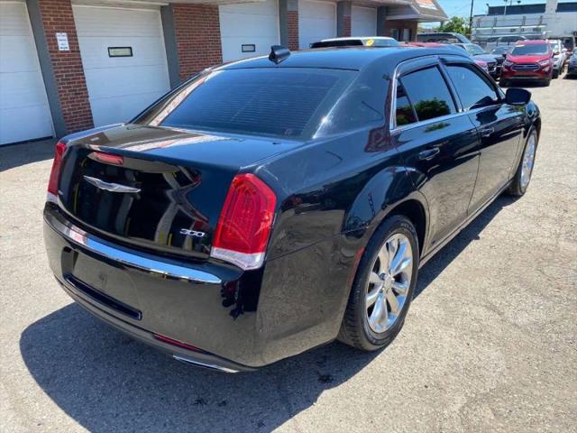 2016 Chrysler 300 Limited