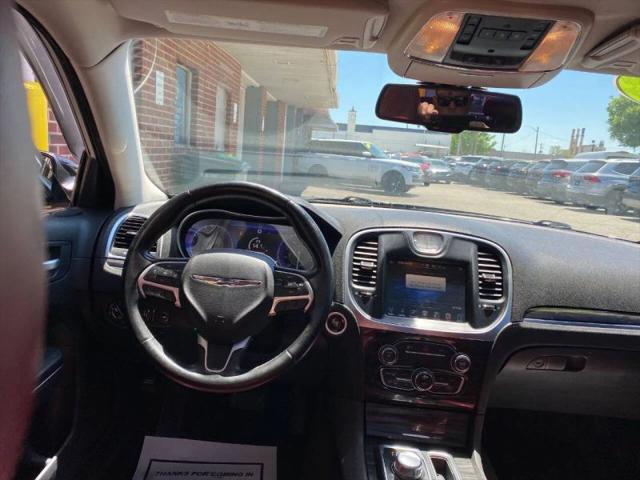 2016 Chrysler 300 Limited