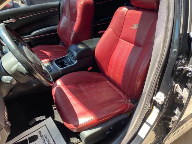 2016 Chrysler 300 Limited