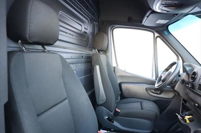 2023 Mercedes-Benz Sprinter 2500 Standard Roof 4-Cyl Gas